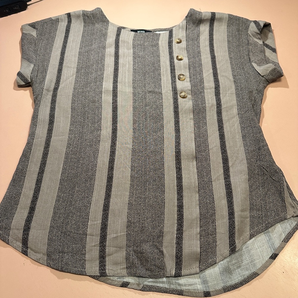 EUC Mine Vertical Stripe Short Sleeve Blouse in Gray and Cream